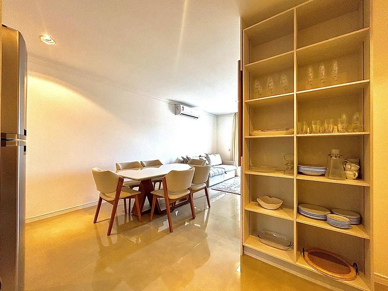 408- Apartamento 2 suítes na praia de Bombas