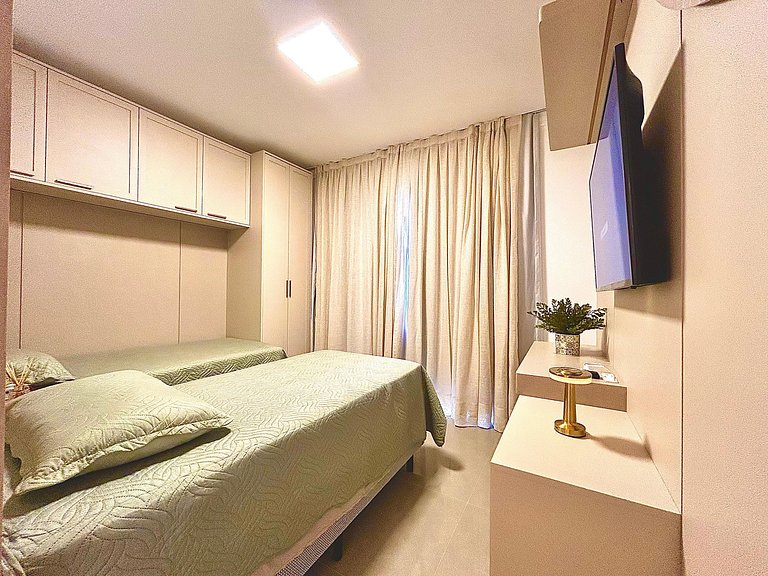 408- Apartamento 2 suítes na praia de Bombas