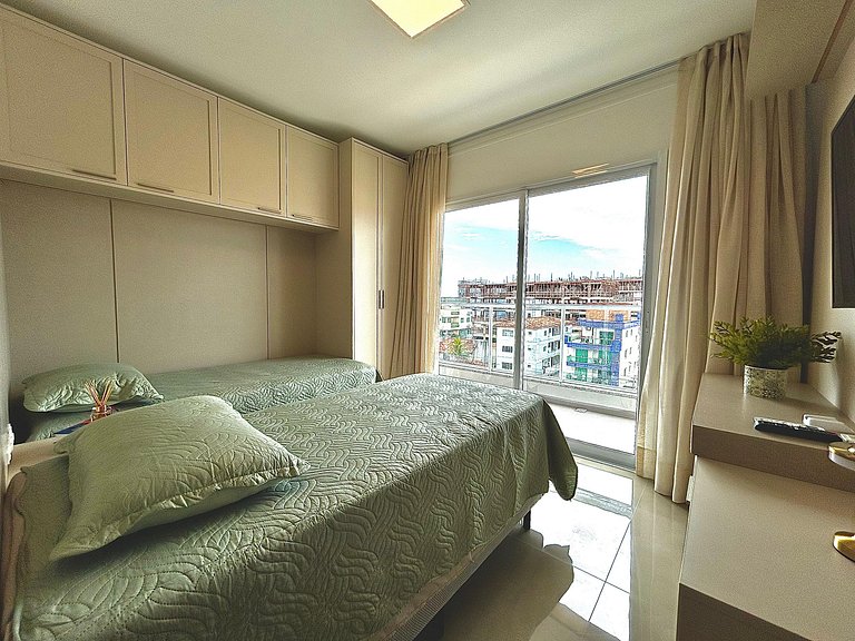408- Apartamento 2 suítes na praia de Bombas
