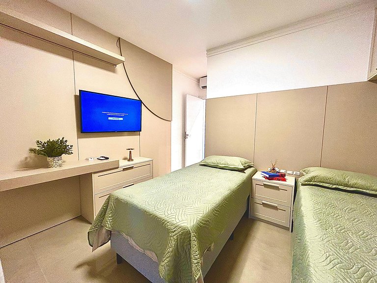 408- Apartamento 2 suítes na praia de Bombas