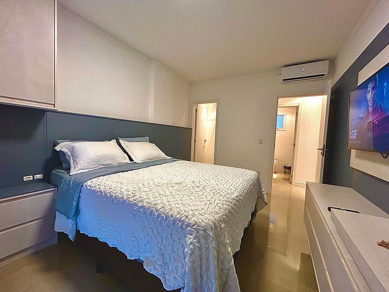 408- Apartamento 2 suítes na praia de Bombas
