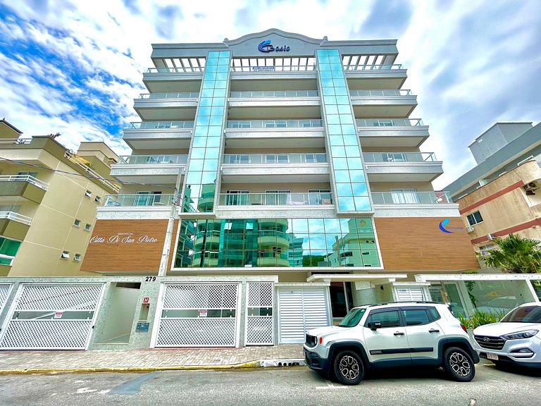 408- Apartamento 2 suítes na praia de Bombas