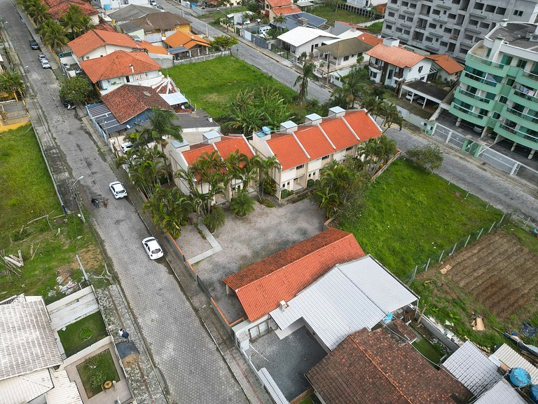 410 - Apartamento 2 quartos em Bombas