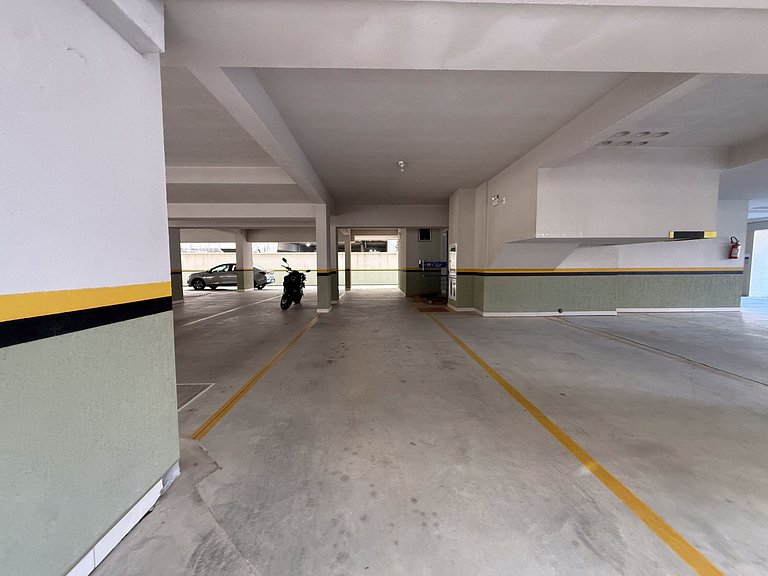 051 - Excelente Apartamento na Praia de Bombas