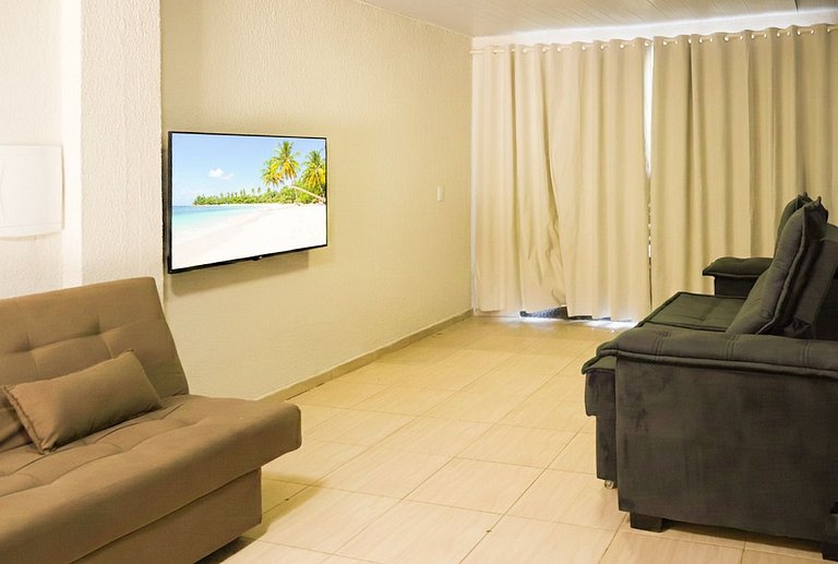 424 - Casa Com 04 Quartos e Piscina em Zimbros